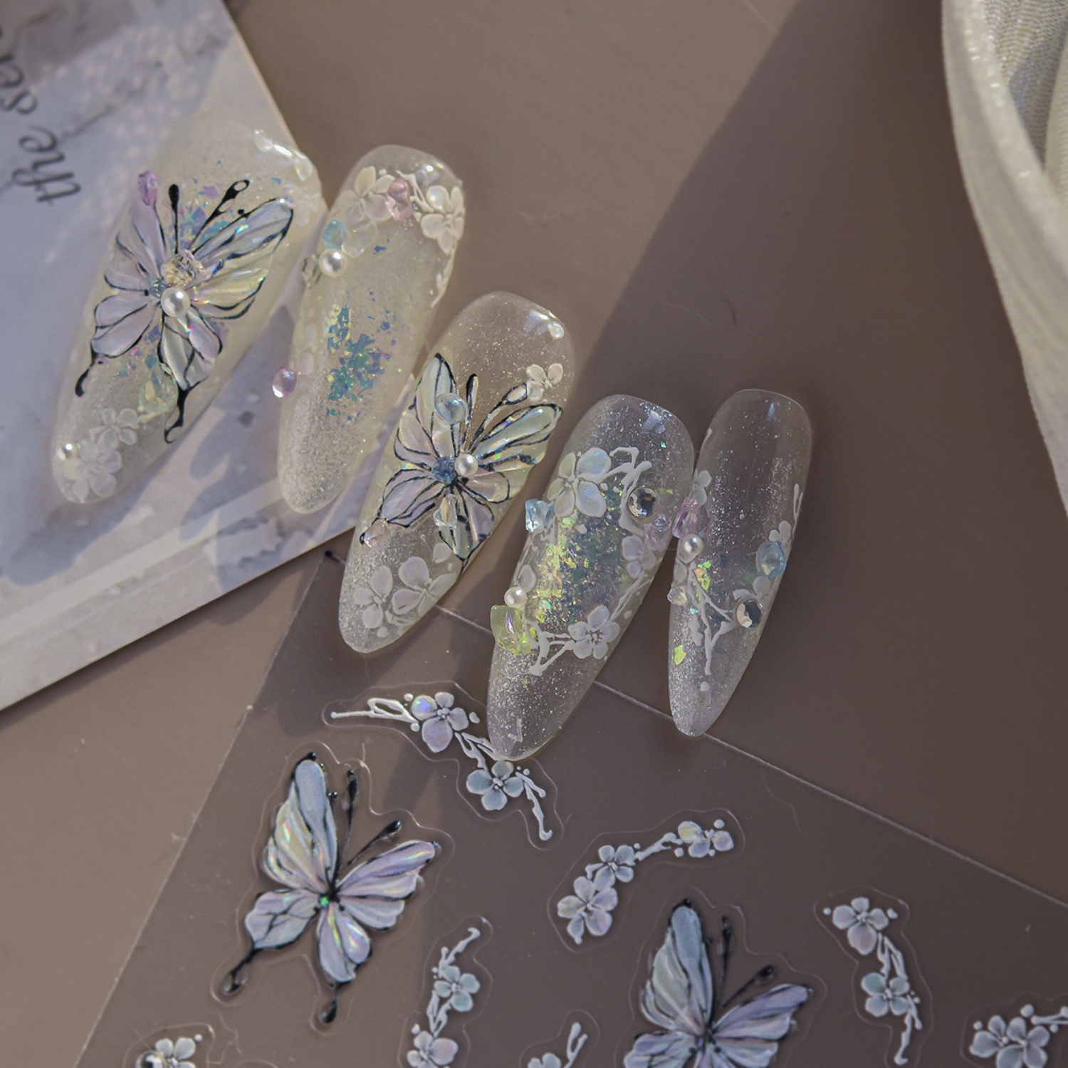Синие бабочки, лазерные эффект – обзор и цена Nail Art Ice Blue